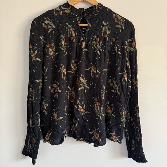 Floral Black Women's Top - Picture 2 of 9